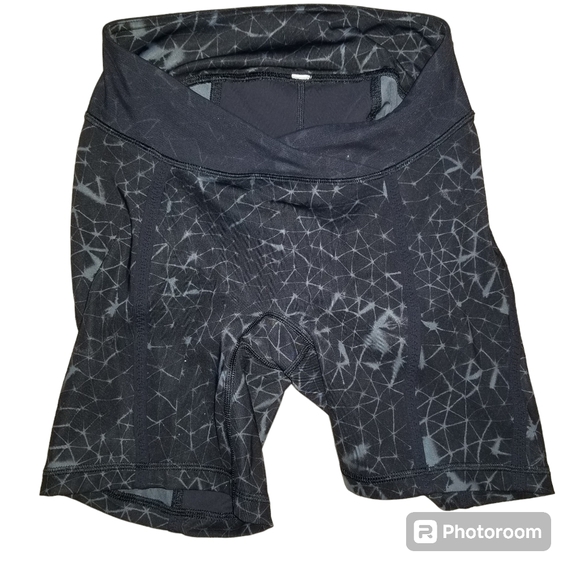 💥LAST CHANCE💥 LULULEMON Pedal Pace Shorts - Picture 3 of 3